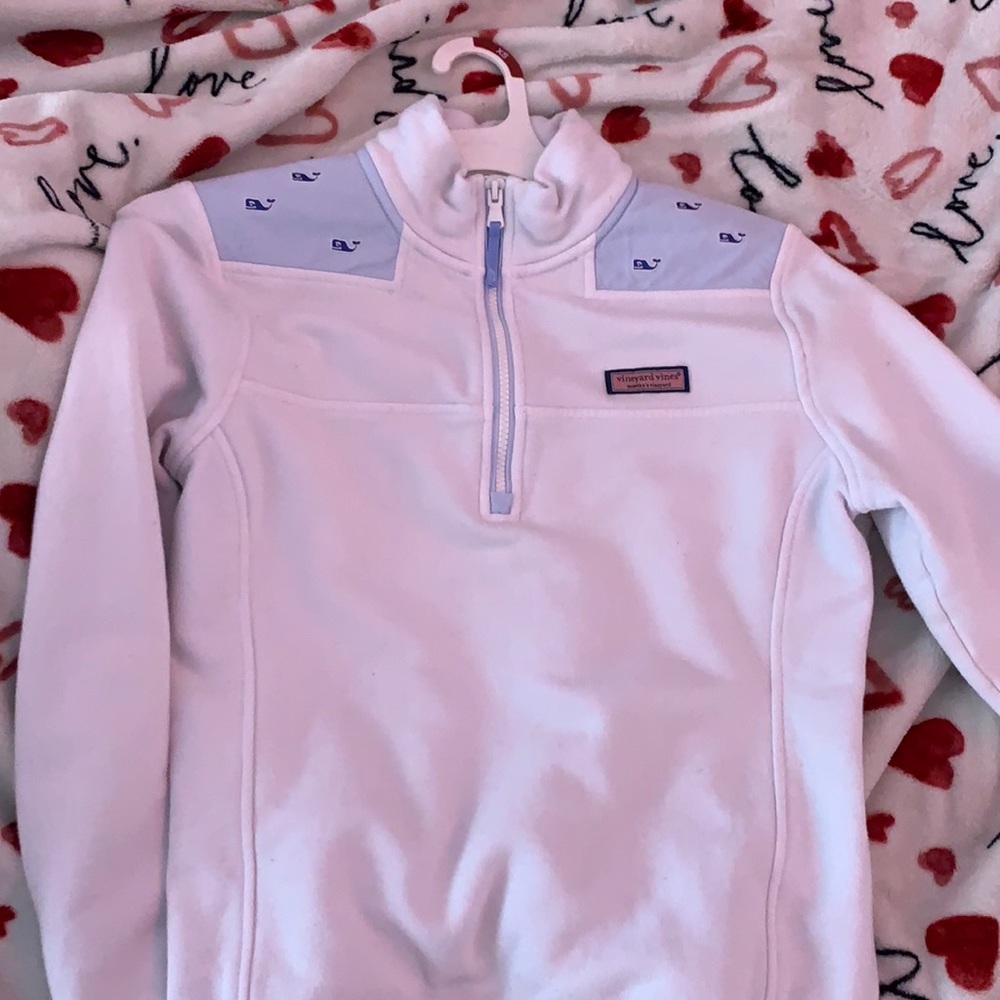 Light blue vineyard vines pull over